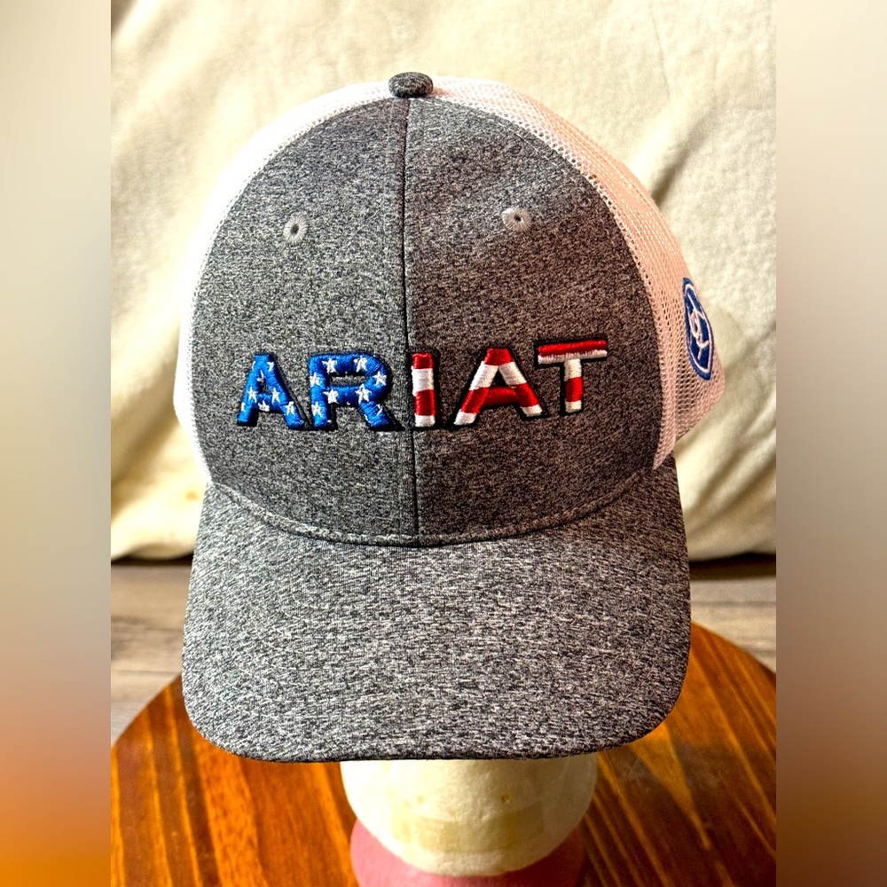 Ariat Men’s Hat Baseball Trucker Cap Mesh SnapBack Embroidery USA Flag Logo Grey
